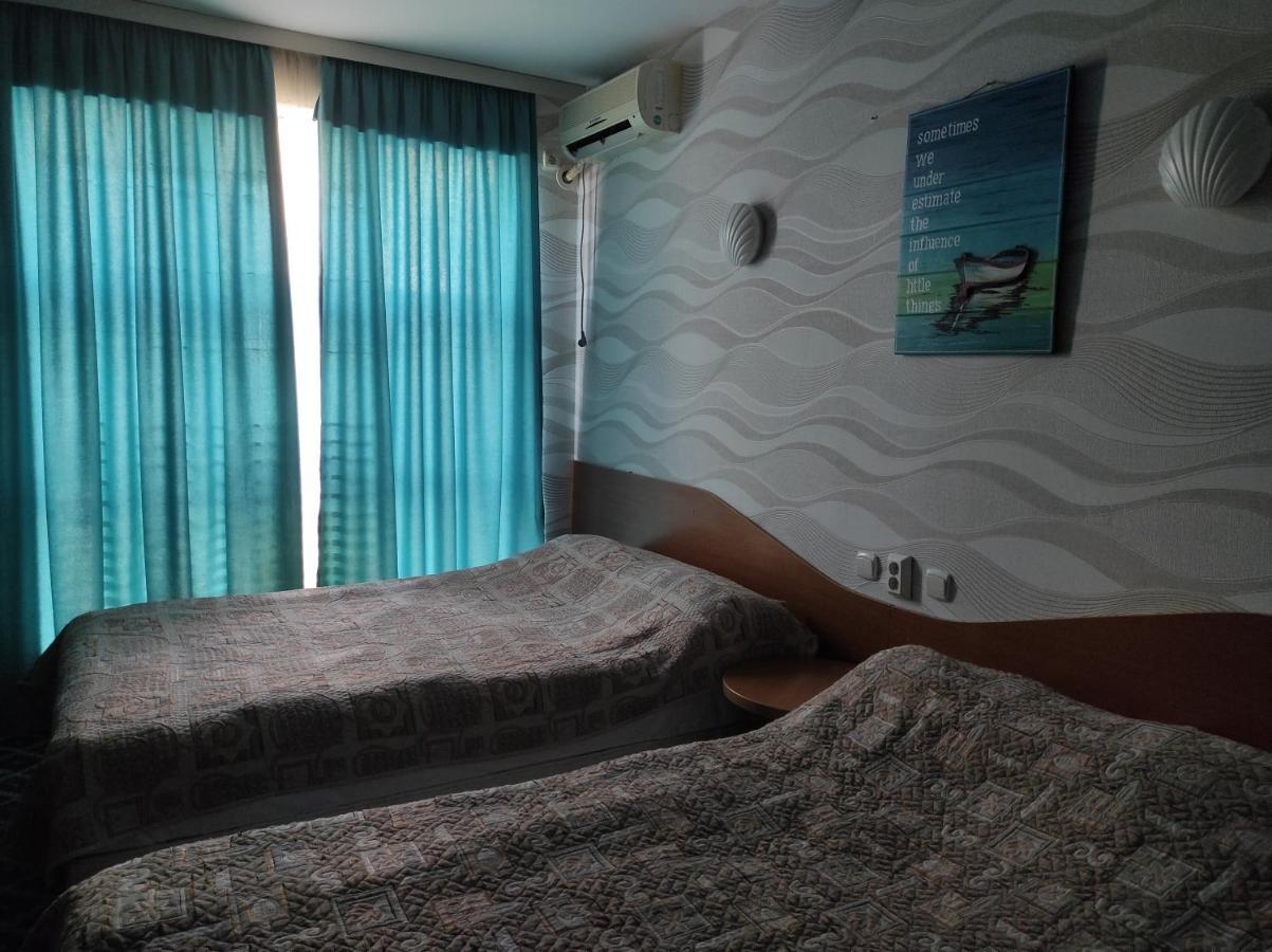 Three Dolphins Hotel Aktau  Exterior photo
