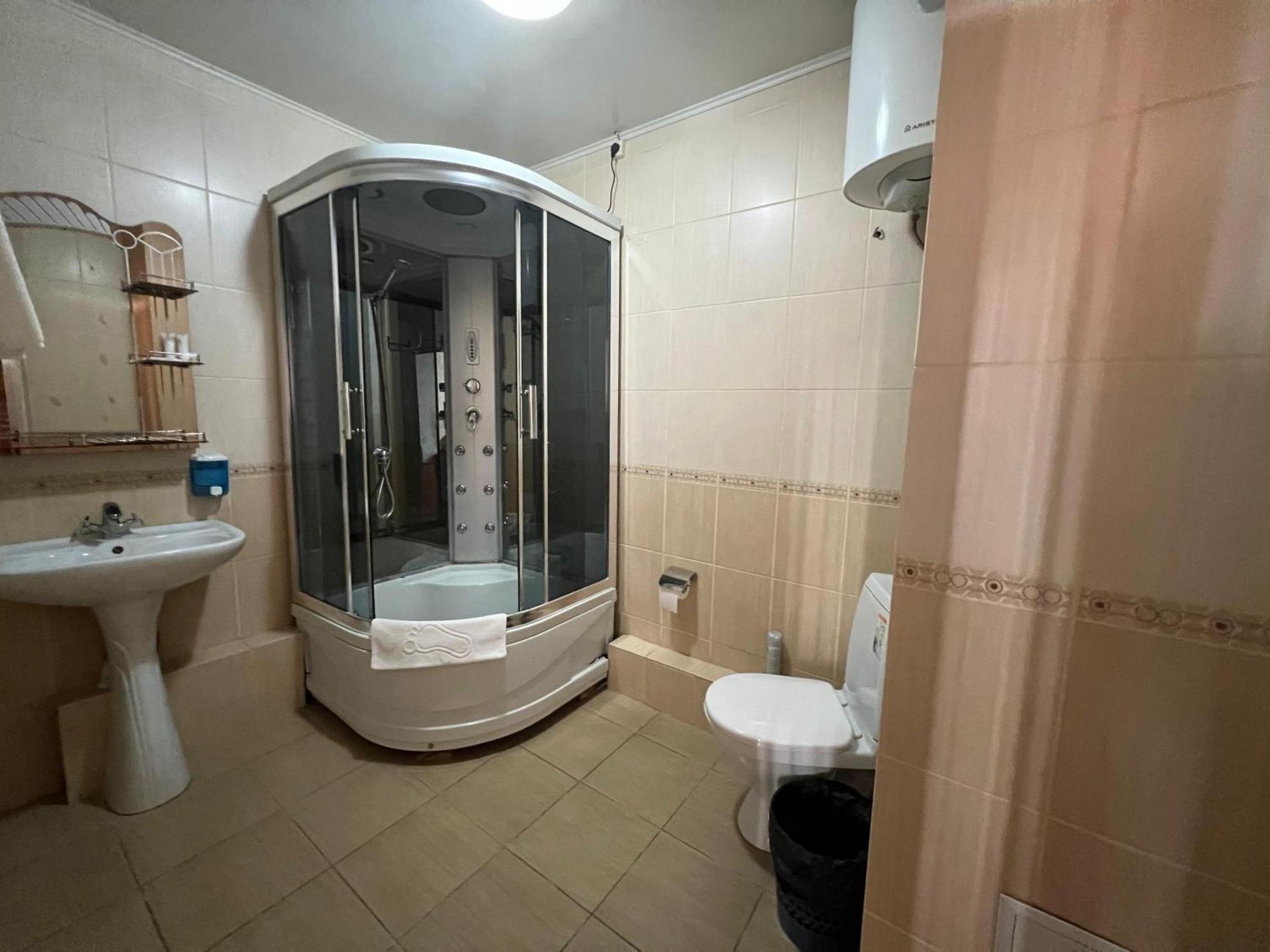 Three Dolphins Hotel Aktau  Exterior photo